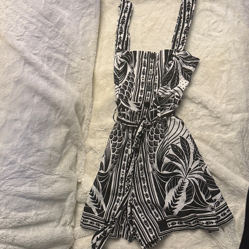 FARM Rio - Monochrome Elegance Scarf Romper in Off White - Picture 4 of 6